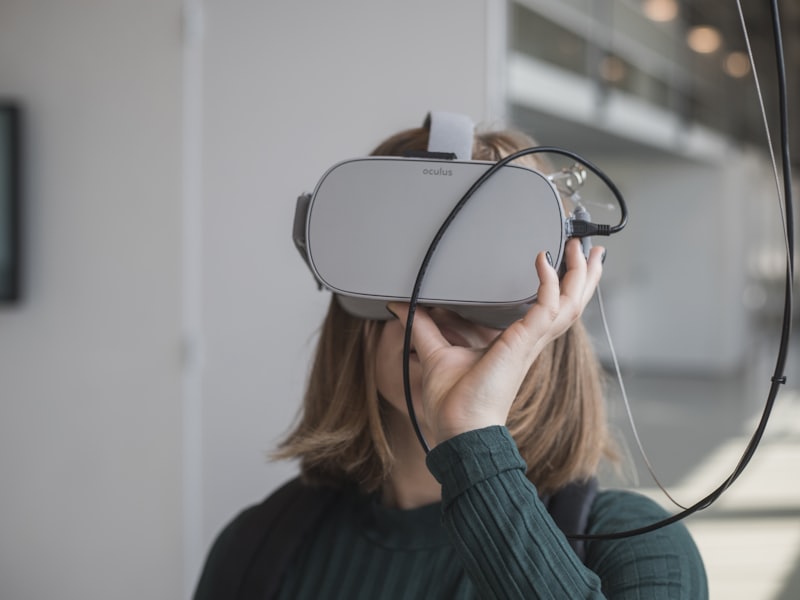 Virtual reality & immersive media